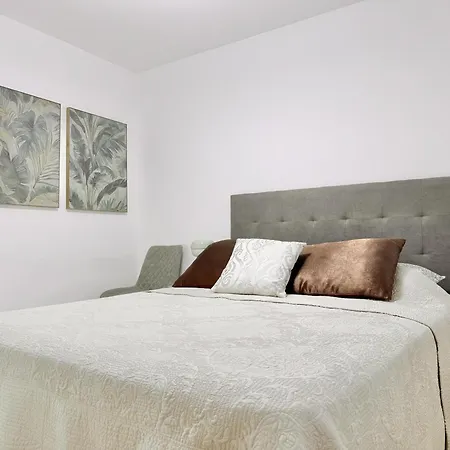 Playa Del Duque Beachside - Renovated 1br Pd1 شقة *
