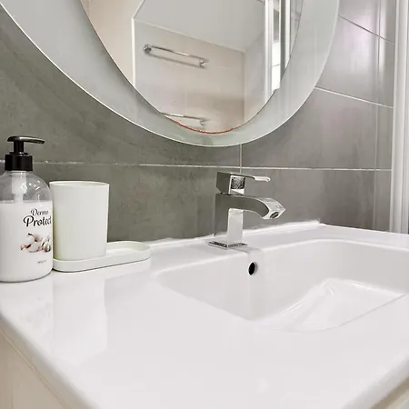 Apartman Playa Del Duque Beachside - Renovated 1br Pd1