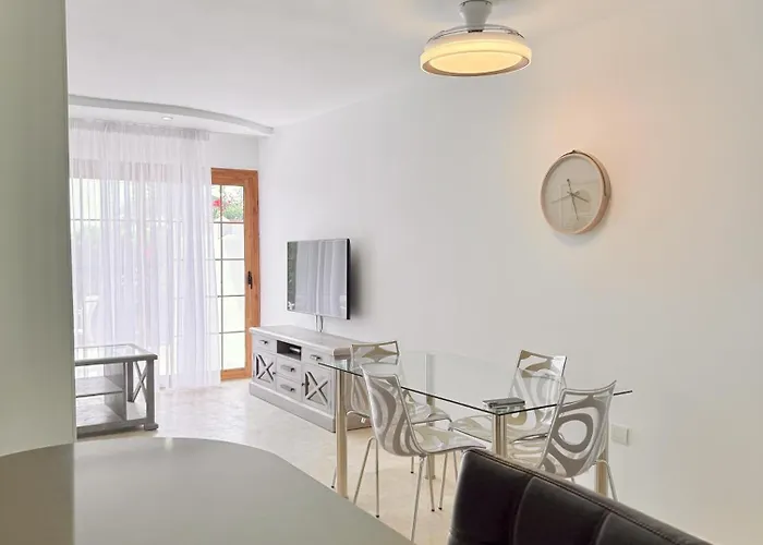 Playa Del Duque Beachside - Renovated 1br Pd1 Daire Costa Adeje